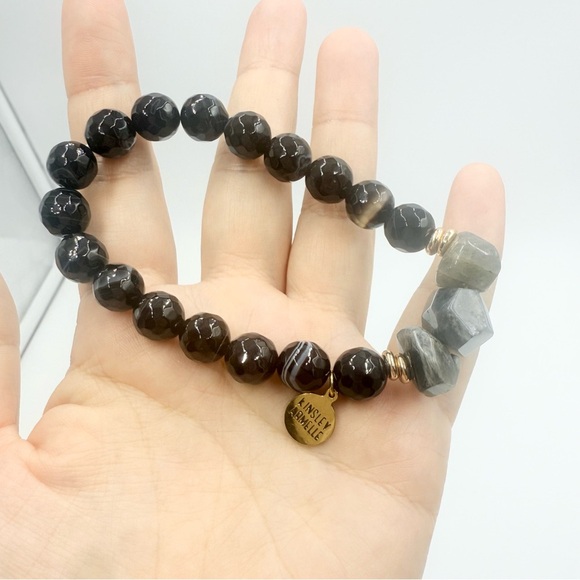 Kinsley Armelle BLACK OBSIDIAN and LABRADORITE COAL BRACELET - Picture 3 of 7